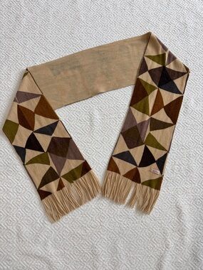 Echo Beige Geometric Knit Scarf with Fringe